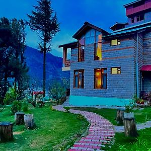 4 Bedroom Luxury Bungalow In Manali With Beautiful Scenic Mountain & Orchard View